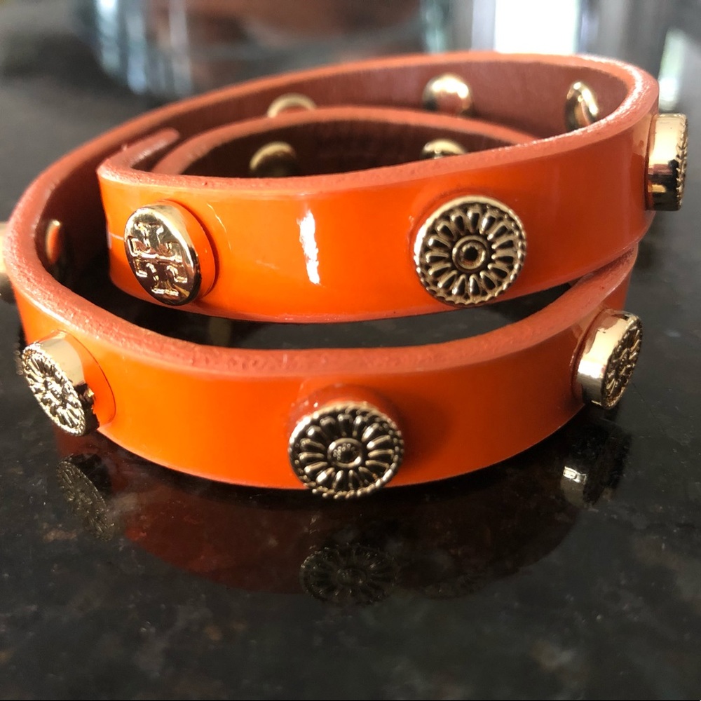 TORY BURCH DOUBLE WRAP LOGO LEATHER BRACELET